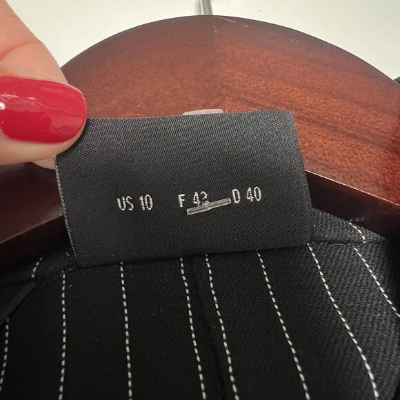 AKRIS Black Pinstripe 2 Piece Blazer Jacket Skirt Set Suit Career Womens Size 10 - Picture 11 of 15